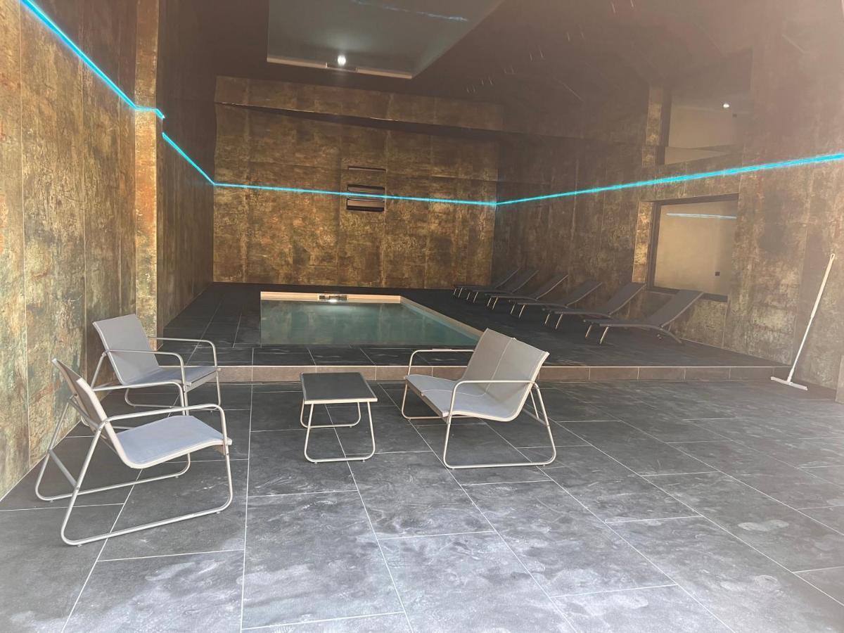 Villa 400M2 Piscine Interieure Tres Calme แอกด์ ภายนอก รูปภาพ